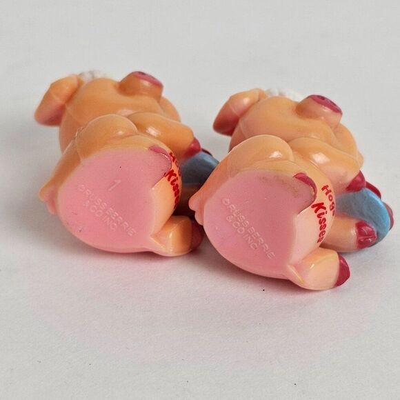 Russ Berrie Hogs 'N Kisses Pig Piggy Figurine Chef Hat Hugs Hearts Lot of 2 Vtg - Picture 7 of 12